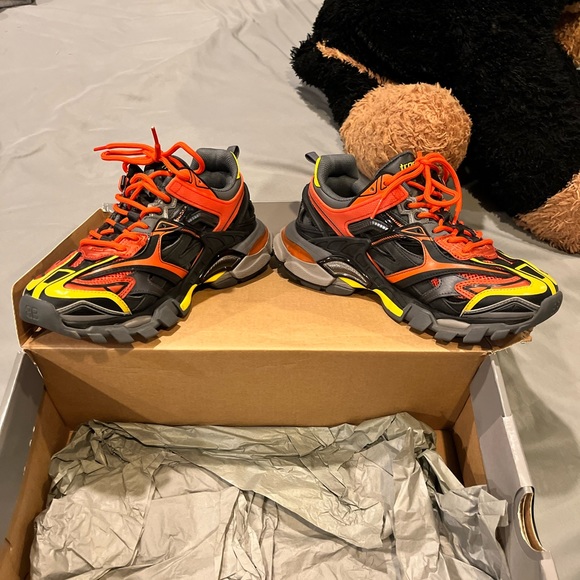 Balenciaga for sale worn once size 7.5 US mens - Picture 3 of 4